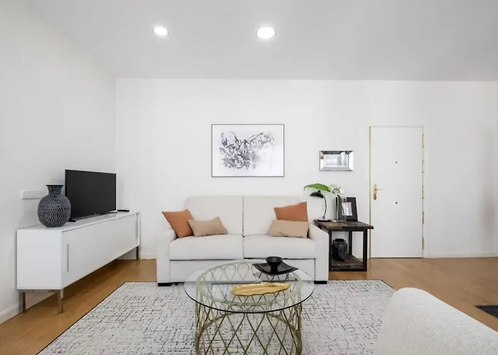 Cozy And Bright- 1Bed 1Bath- City Center